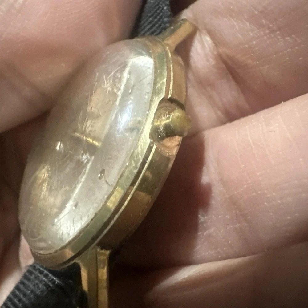 Working Vintage Timex‎ Waterproof Vintage Gold Tone Mens Watch 33mm - Fix Crown